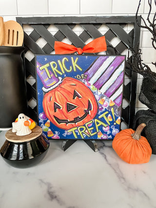 Black Lattice Display Board