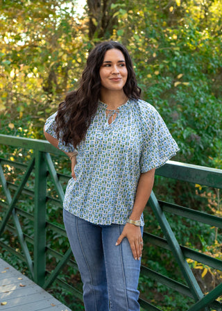 Bell Top GreenBlue	Bell top in green and blue – flowy short sleeve blouse with pleated details and lightweight fabric