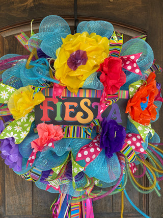 Wreath Mesh Fiesta w Tails