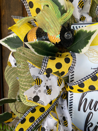 Wreath Mesh Bee Humble and Kind