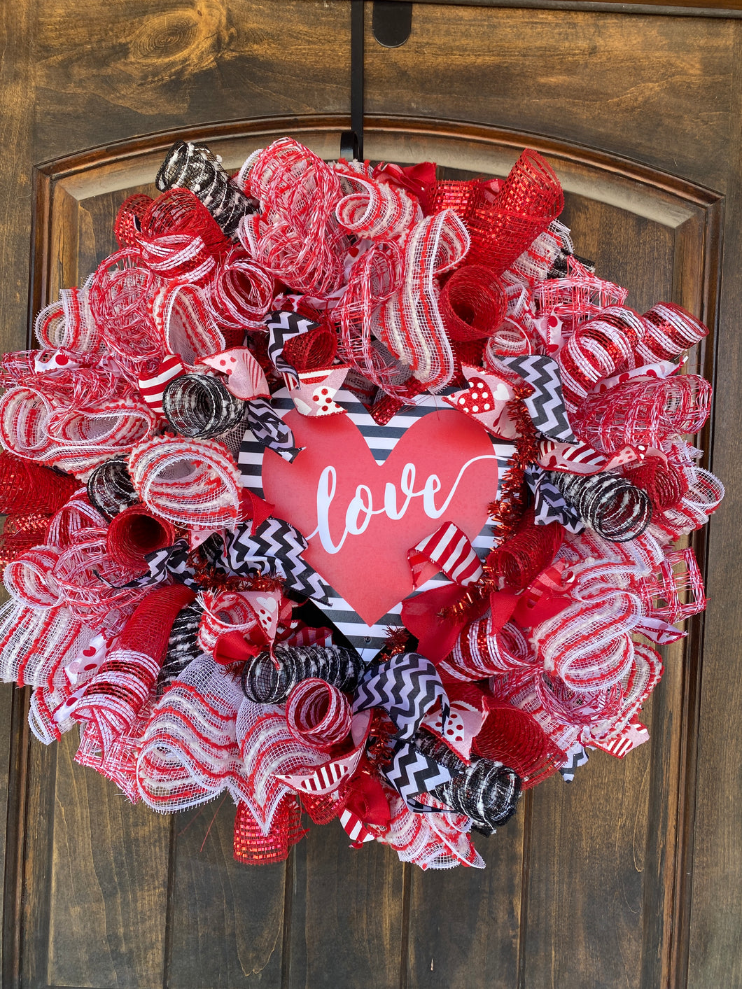 Wreath Mesh Valentine Love Stripe