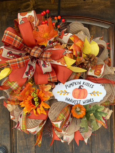 Wreath Mesh Pumpkin Kisses