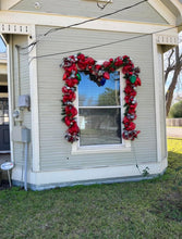 Load image into Gallery viewer, Christmas Garland Red Plaids