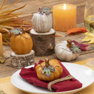 harvest-blossom-ceramic-pumpkin-with-leaf-table-de