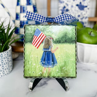 Mini Gallery Girl and Flag
