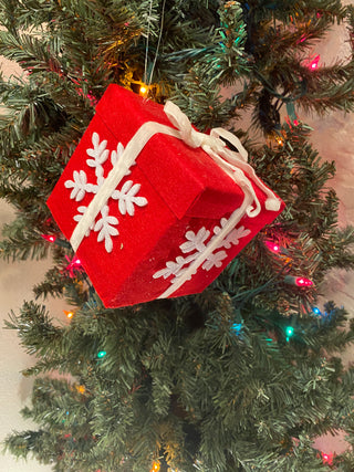 Snowflake Package Orn 4"