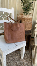 Load image into Gallery viewer, Tawny Tote