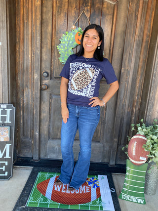 Hondo Owls Scattered Words Tee