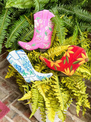 flower-boot-stake