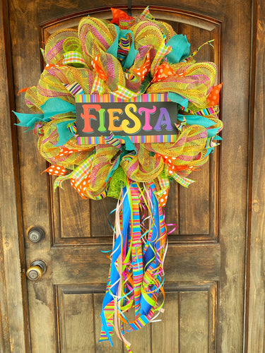 Wreath Mesh Fiesta Lg w tails