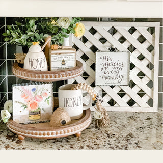 white-lattice-display-board