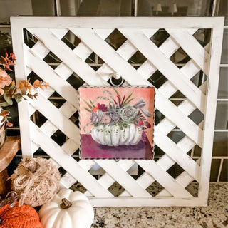 white-lattice-display-board