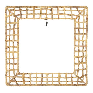 square-wicker-wreath-display