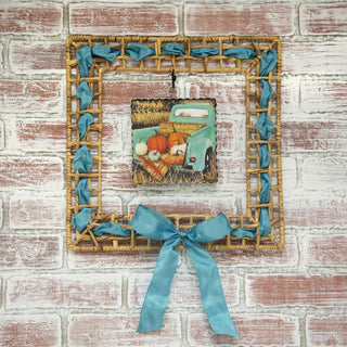square-wicker-wreath-display