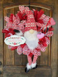 Wreath Mesh Valentine Gnome