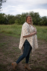 Dawn Poncho Taupe
