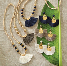 Load image into Gallery viewer, Tassel Necklace Cream